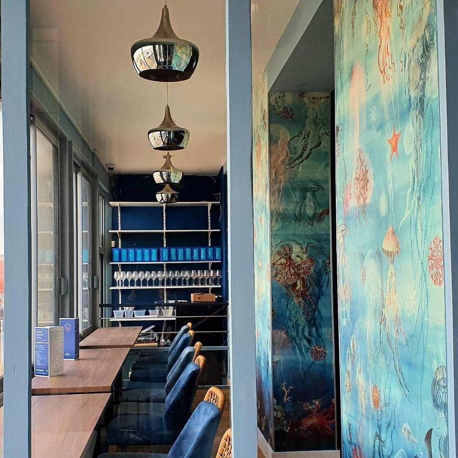 Hotel Restaurant L'Atelier Des Cousins Châtelaillon-Plage Exteriör bild