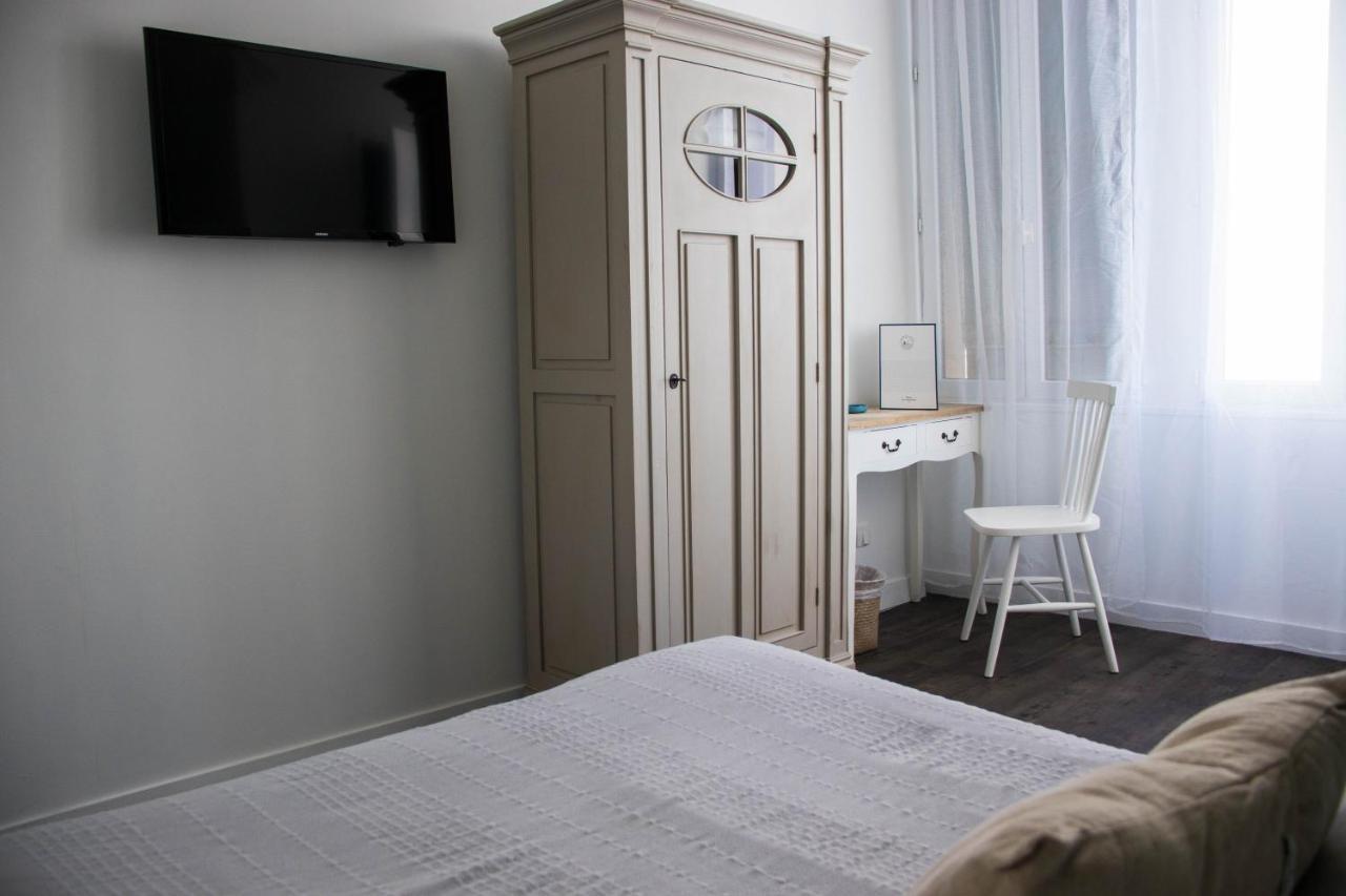 Hotel Restaurant L'Atelier Des Cousins Châtelaillon-Plage Exteriör bild